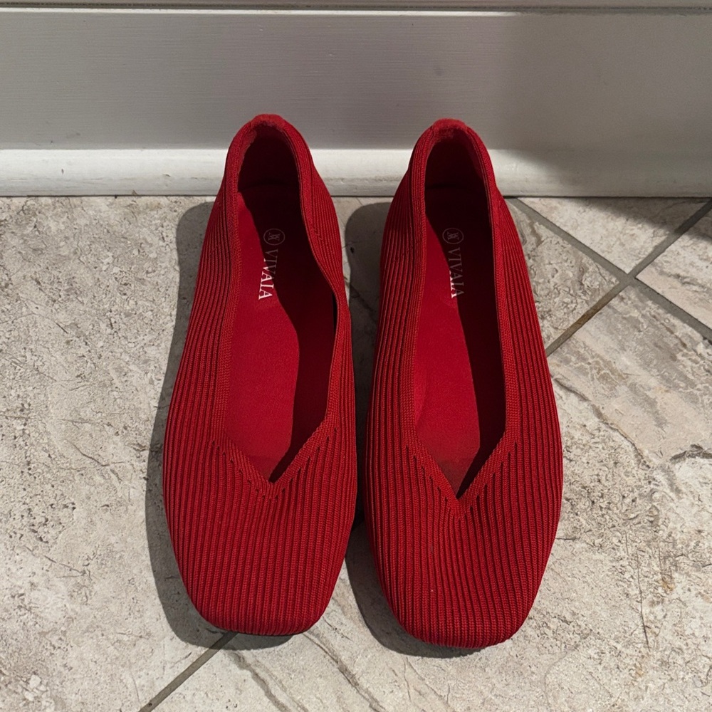 Red Vivaia women’s flats